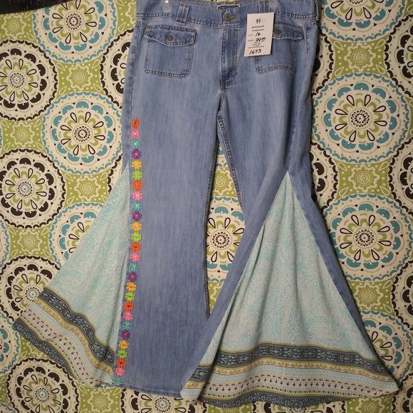 Old Navy Denim - 1673 Jeaniemade Size 16 Old Navy Bell-Bottoms